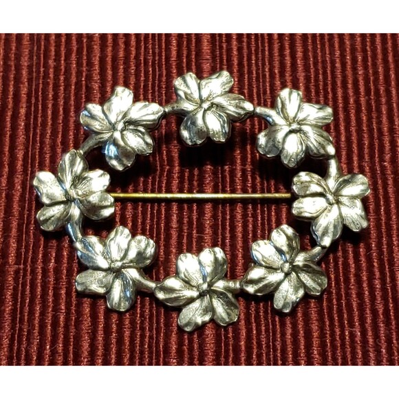 Vintage Unsigned Sterling Silver Oval Floral Metal Brooch/Pin - Picture 1 of 6